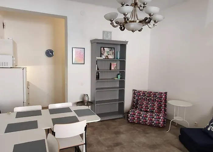 Spacious Ground-Floor Apartment In Etu-Toeoeloe