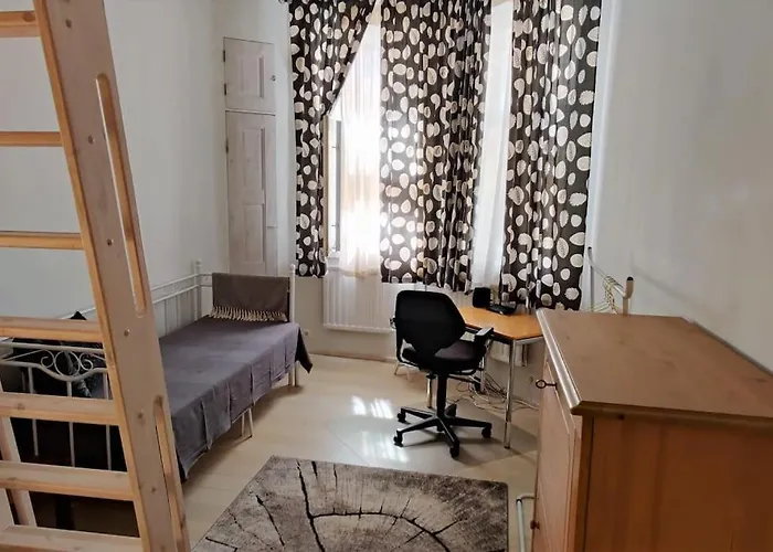 Spacious Ground-Floor Apartment In Etu-Toeoeloe