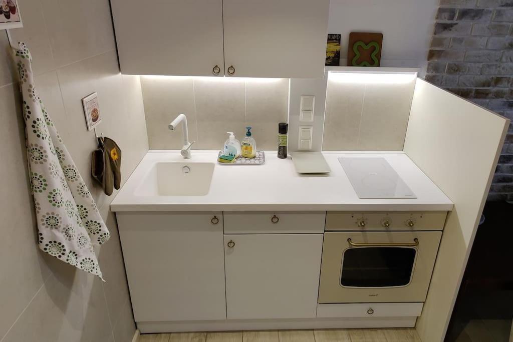 Spacious Ground-floor In Etu-toeoeloe *