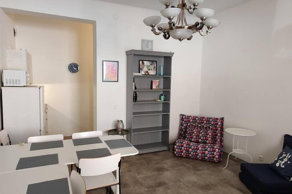 Spacious Ground-floor In Etu-toeoeloe