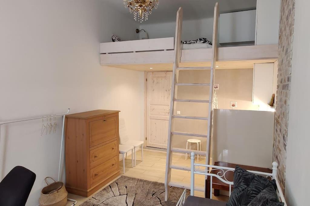Spacious Ground-floor In Etu-toeoeloe Apartment *